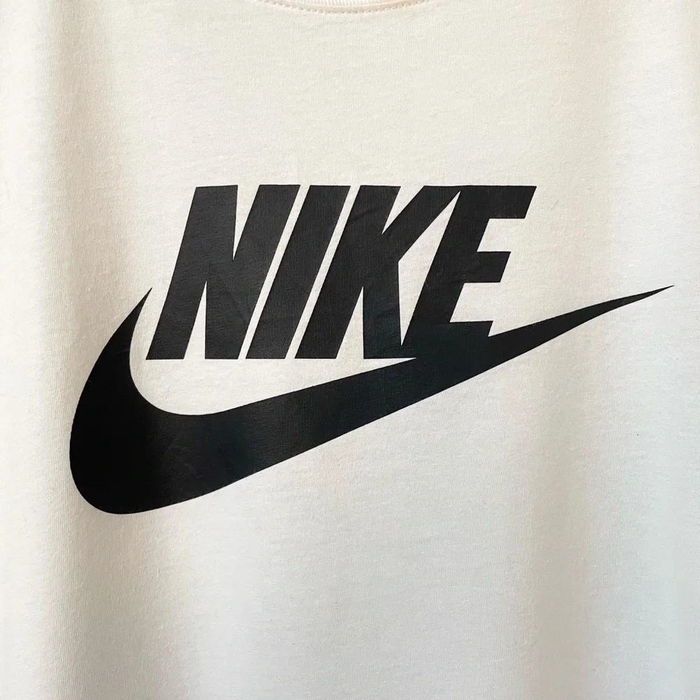 NIKE AUTHENTIC ATHELETIC CUT WHITE CREW NECK T-SHIRT FOR MEN’S & WOMEN’S - Picture 3 of 7